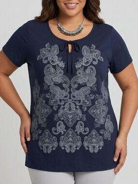 😍CLEARANCE - CLASSIC EDITIONS Short Sleeve studded Tee Sz Large